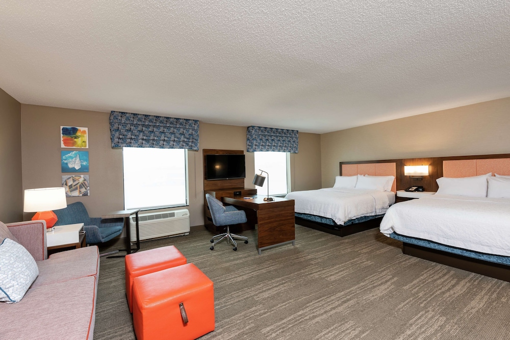 Hampton Inn & Suites Marshalltown - photo 23