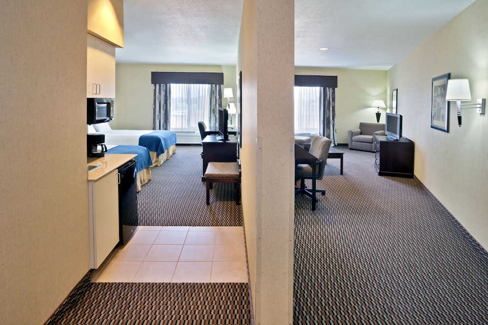 Holiday Inn Express & Suites Nampa Idaho Center by IHG - photo 8