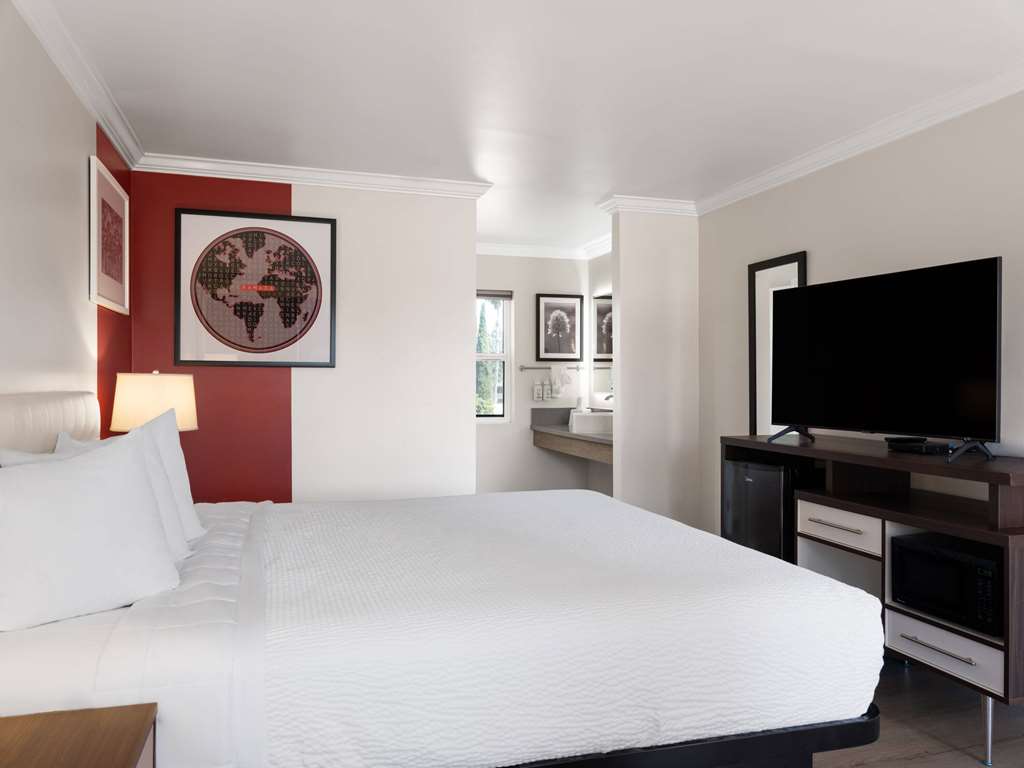 Ramada by Wyndham San Diego Poway Miramar - photo 17