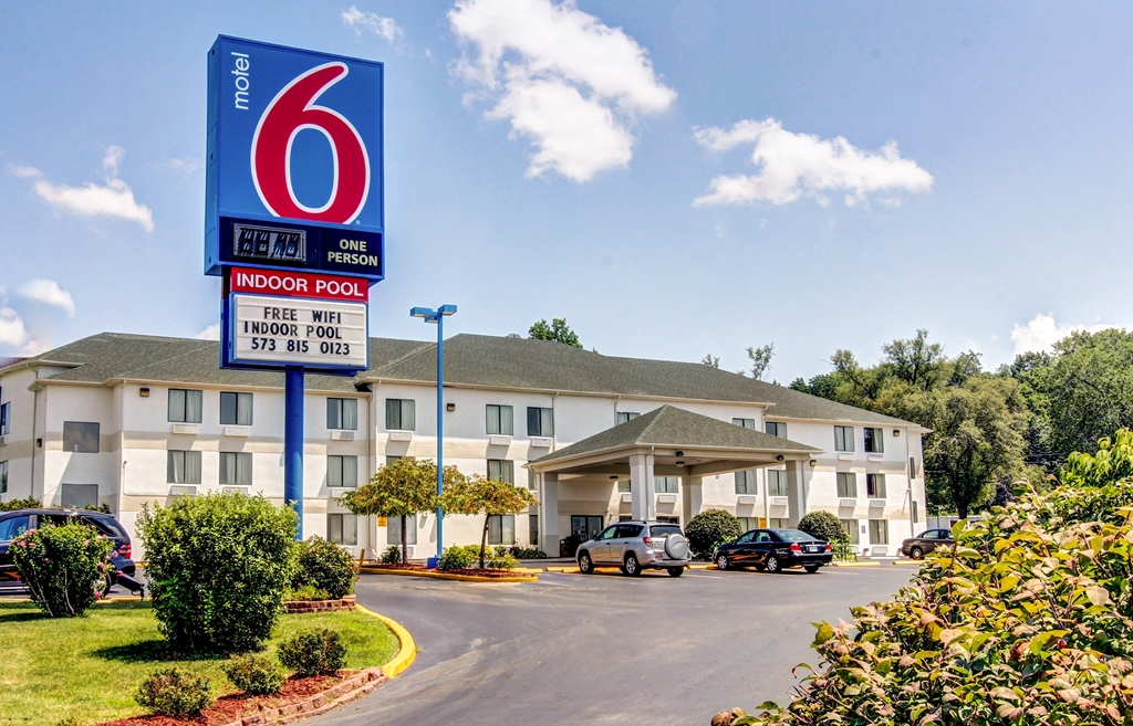 Motel 6 — hotel in Columbia