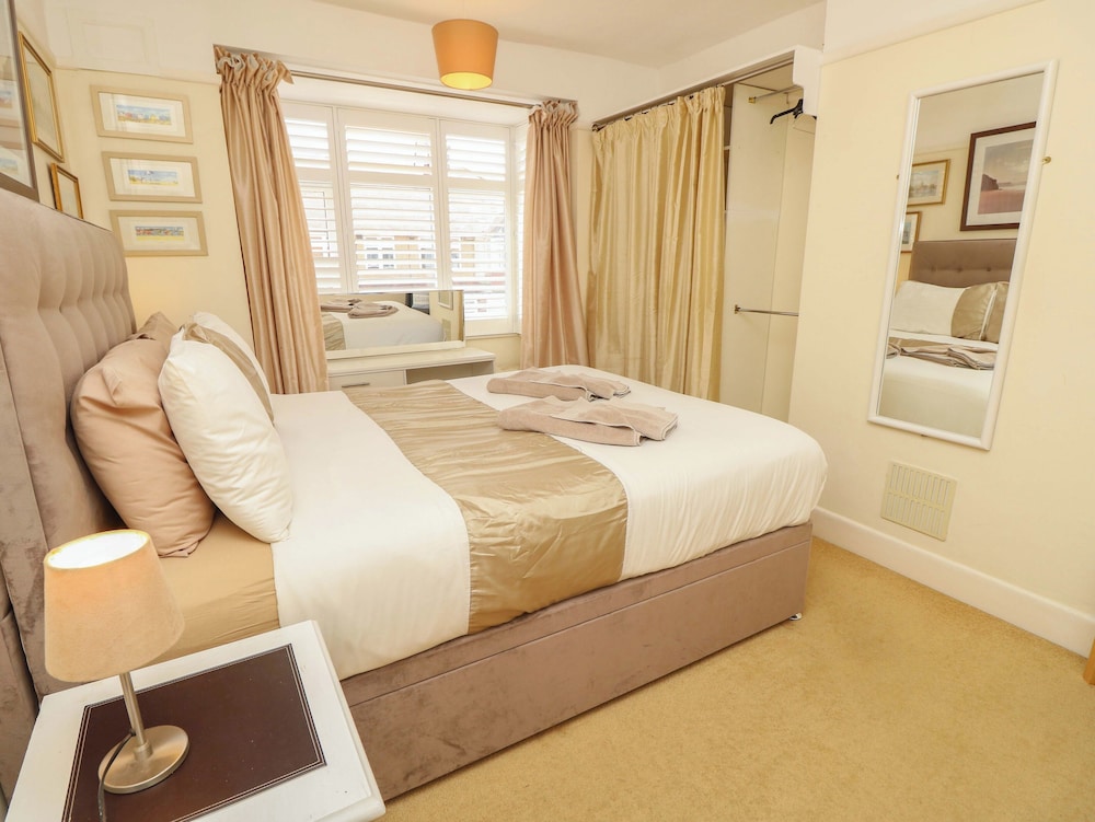 32 Cranleigh Close — Bournemouth — photo 5