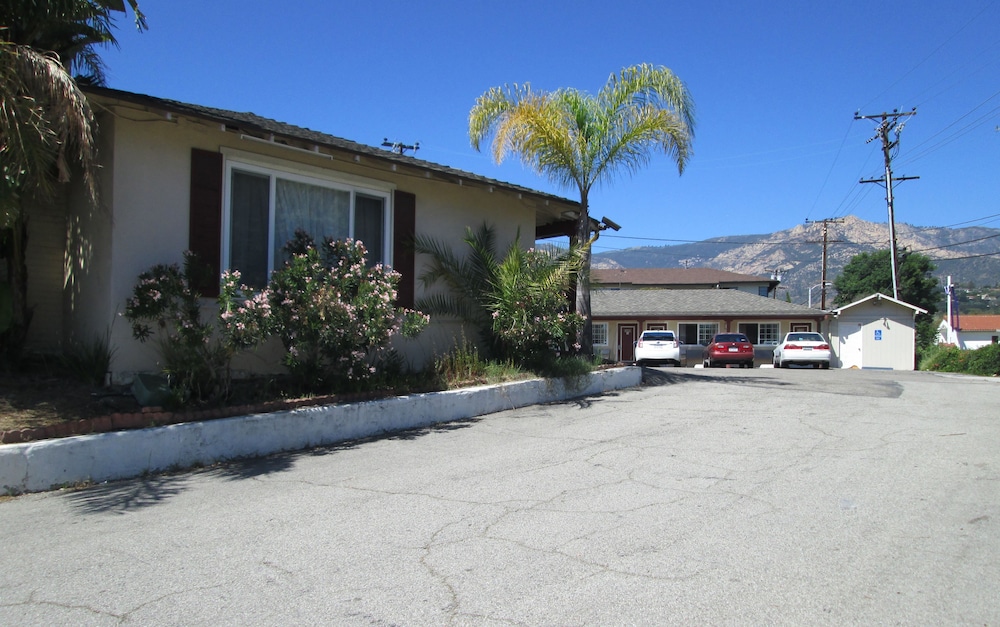 Town and Country Inn - photo 35