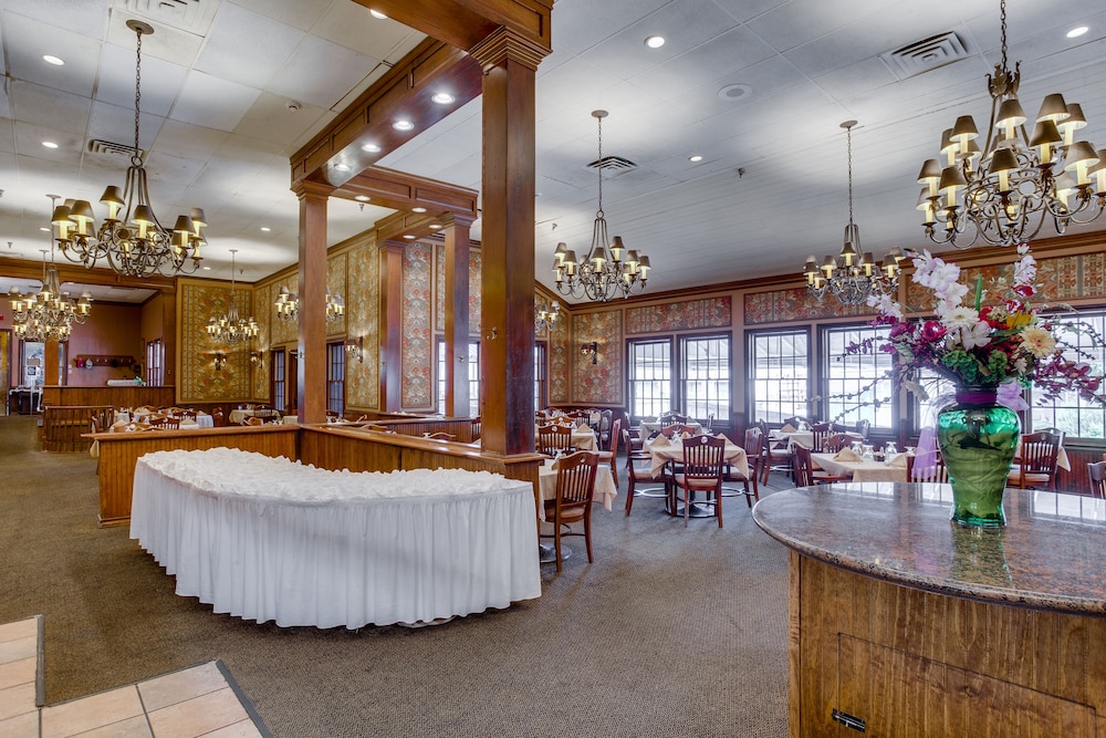 Y O Ranch Hotel - photo 33