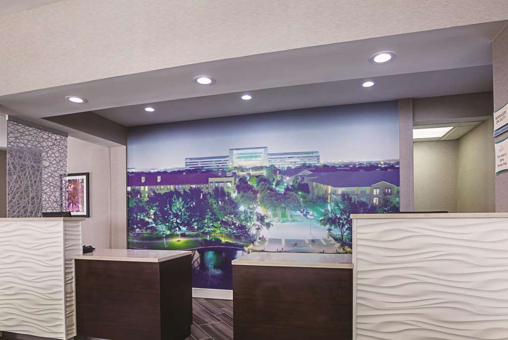 La Quinta Inn & Suites by Wyndham Dallas Plano West - photo 5