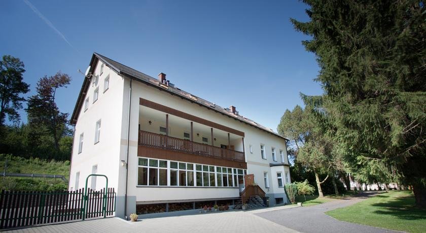 Rodinny Penzion U Wolfu — Chrastava