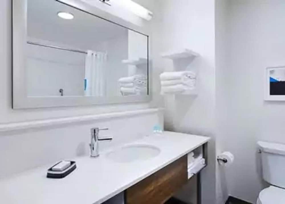 Hampton Inn & Suites Aurora South Denver - photo 33