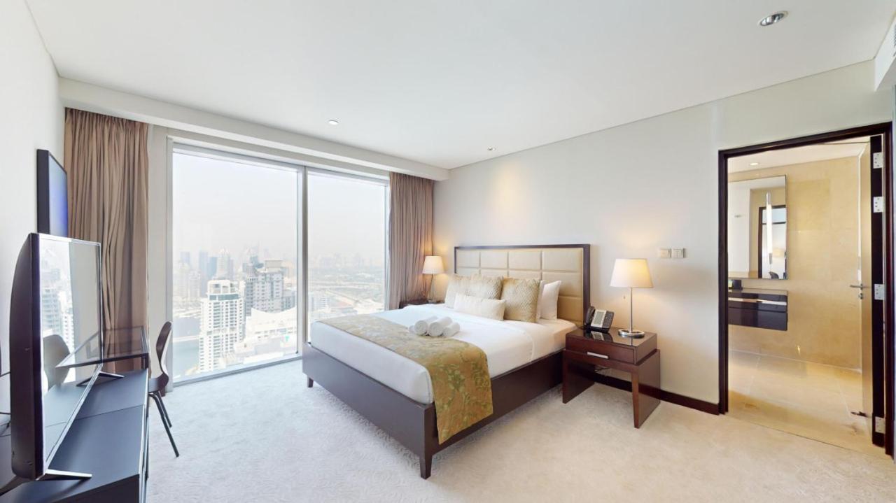 Vacationer l Bright 1 Bedroom l Marina & Yacht Views l Pool access & Free Wi Fi — 4-Star Luxury Hotel in Dubai, United Arab Emirates
