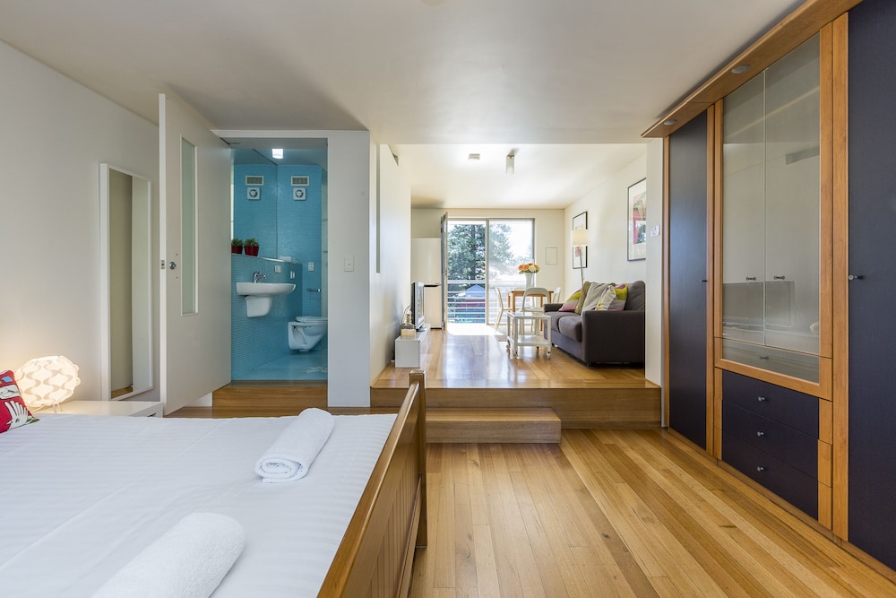 Cottesloe Tree Top Studio - last minute hotel in Perth