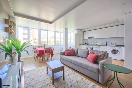 Lisbon Saldanha Apartment 2 — 4-Star Luxury Hotel in Lisbon, Portugal
