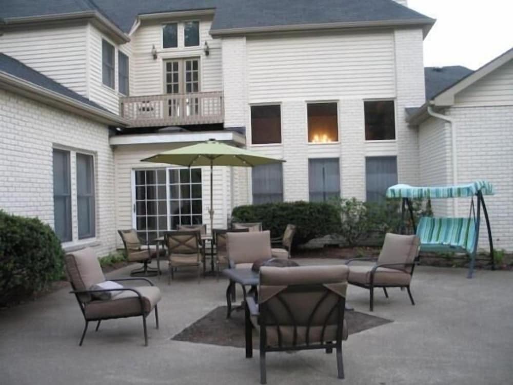 Spruce Hill Inn and Cottages - photo 18