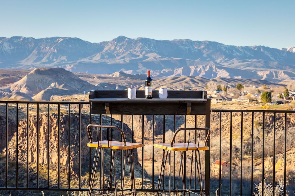The Dwellings - carbon neutral hotel in Laverkin
