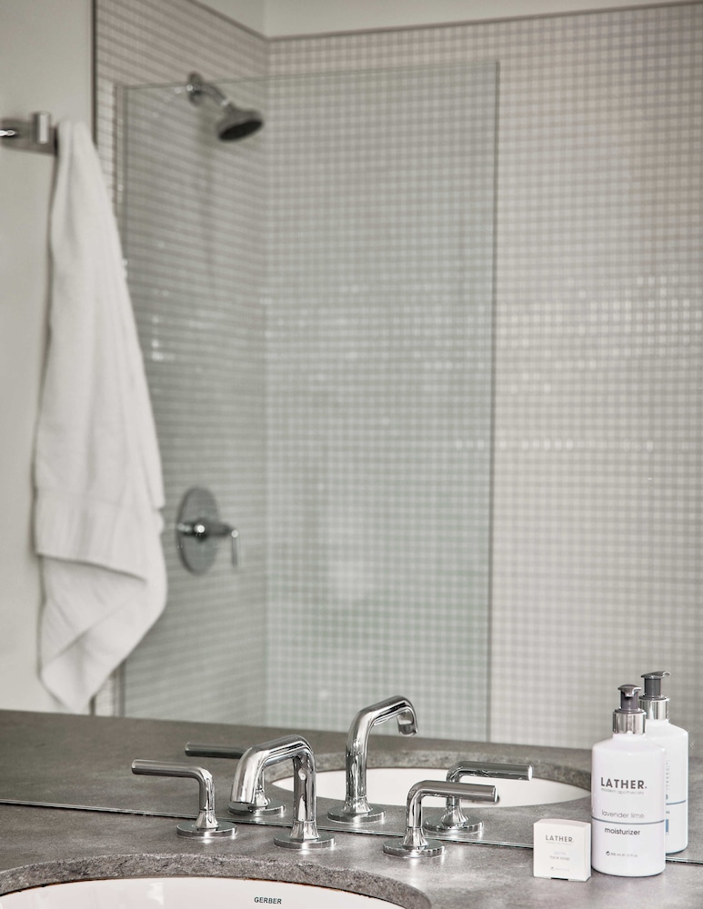 Bluebird Spa City Motor Lodge - photo 43