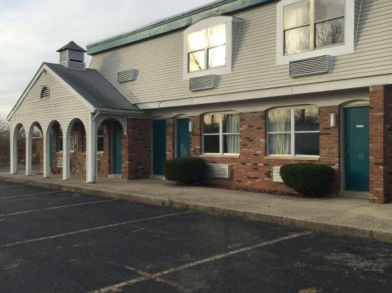 Red Carpet Inn Piqua — hotel in Piqua