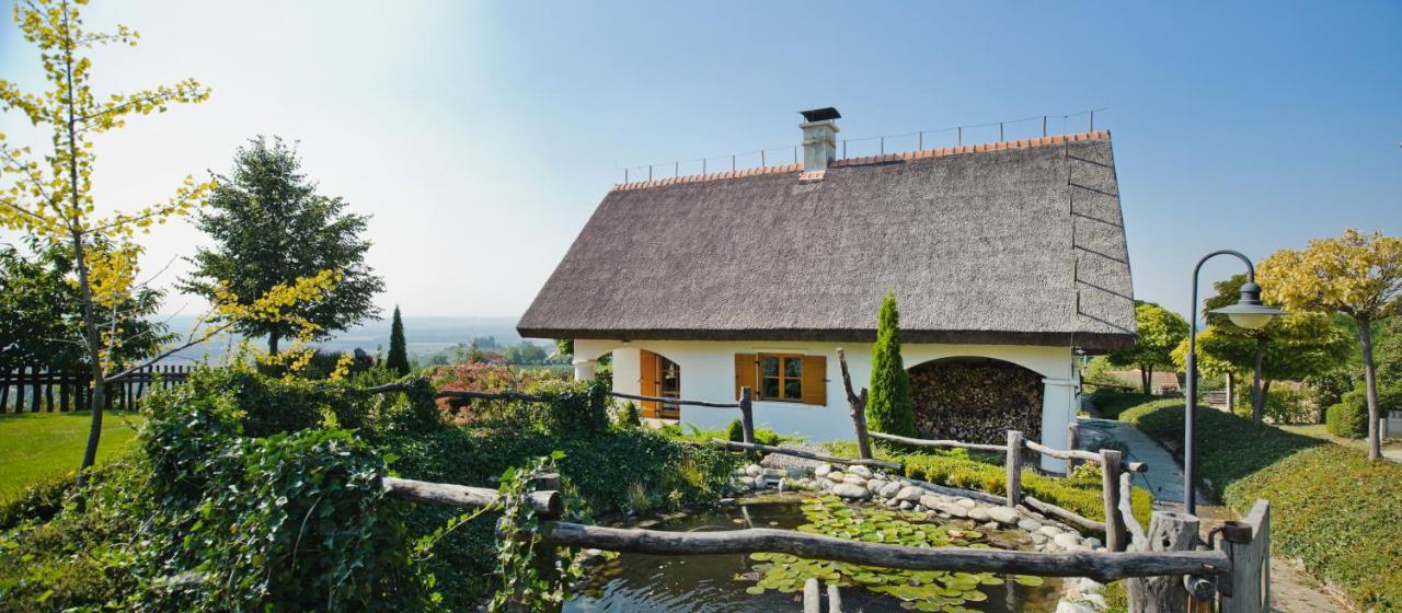 Kmečka Hiška Hiša vina Cuk in Lendava, Slovenia