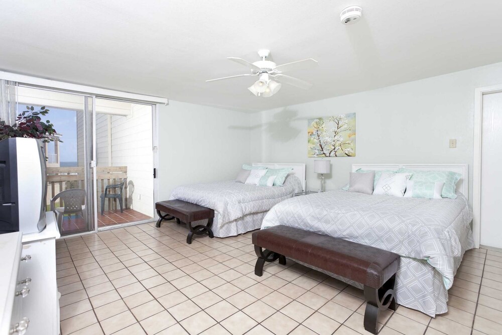 Bahia Mar Solare Tower 6th floor Oceanview Condo 3bd 3ba w Pools - photo 5
