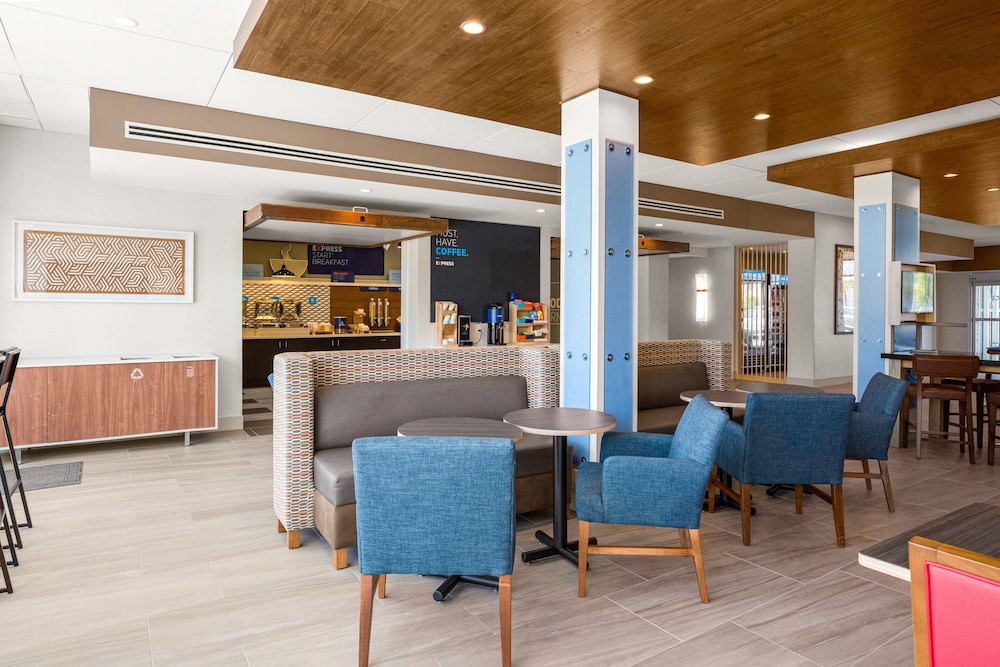 Holiday Inn Express & Suites Sanford Lake Mary by IHG - photo 27