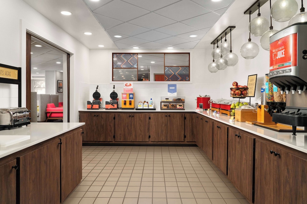 Hampton Inn Norfolk Virginia Beach - photo 28