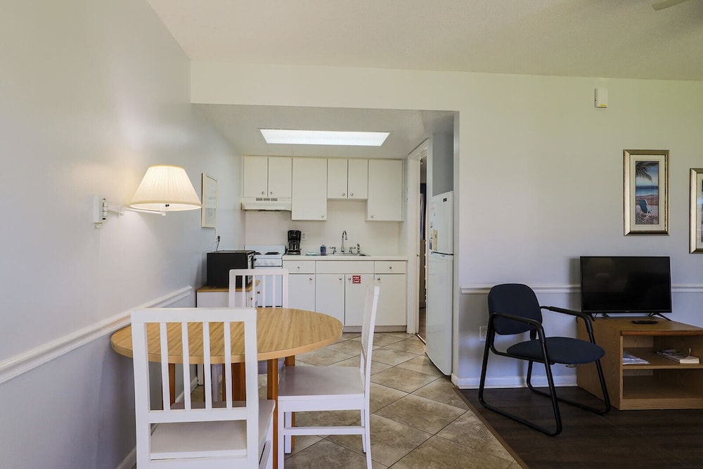 Coastal Waters Inn - photo 59