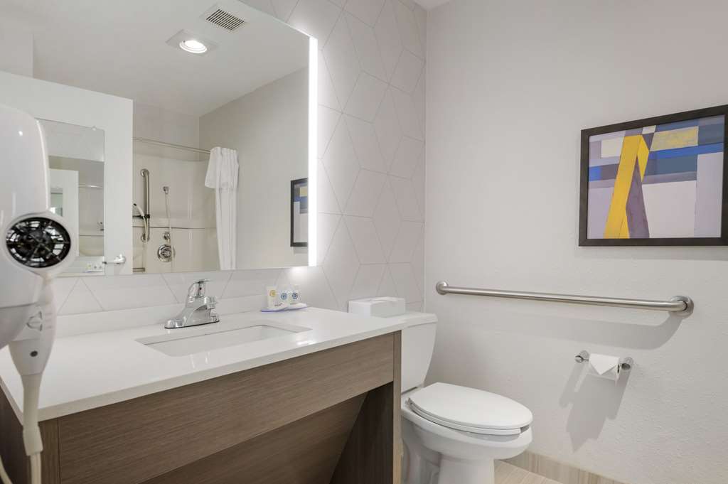 Comfort Inn Edinburgh Columbus - photo 33