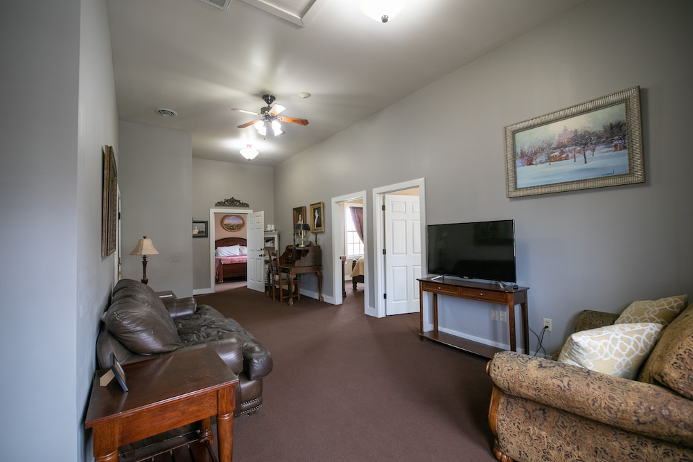 Nauvoo Temple House Hotel - photo 11