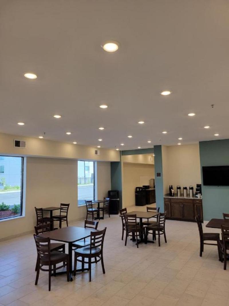 Sleep Inn & Suites Coliseum Area - photo 29