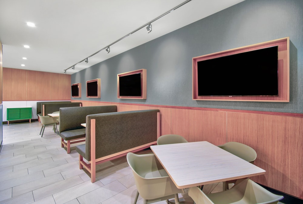 Holiday Inn Erie by IHG - photo 42