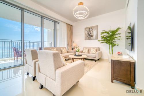 Charming 1BR Apartment in Creek Edge Tower 1 Dubai Creek Harbor by Deluxe Holiday Homes — 4-Star Luxury Hotel in Dubai, United Arab Emirates