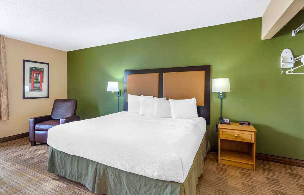 Extended Stay America Select Suites Chicago Naperville East - photo 17