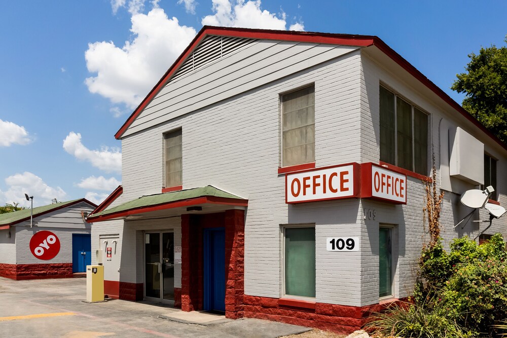OYO Inn Dallas South - photo 42