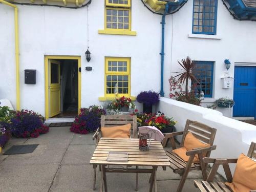 Promenade Cottage Newcastle County Down — 4-Star Luxury Hotel in Newcastle, United Kingdom