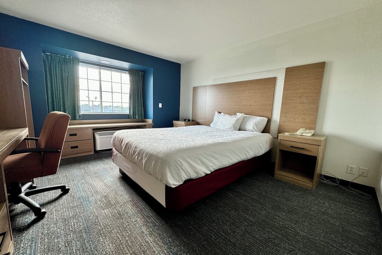 Fargo Airport Inn - photo 17