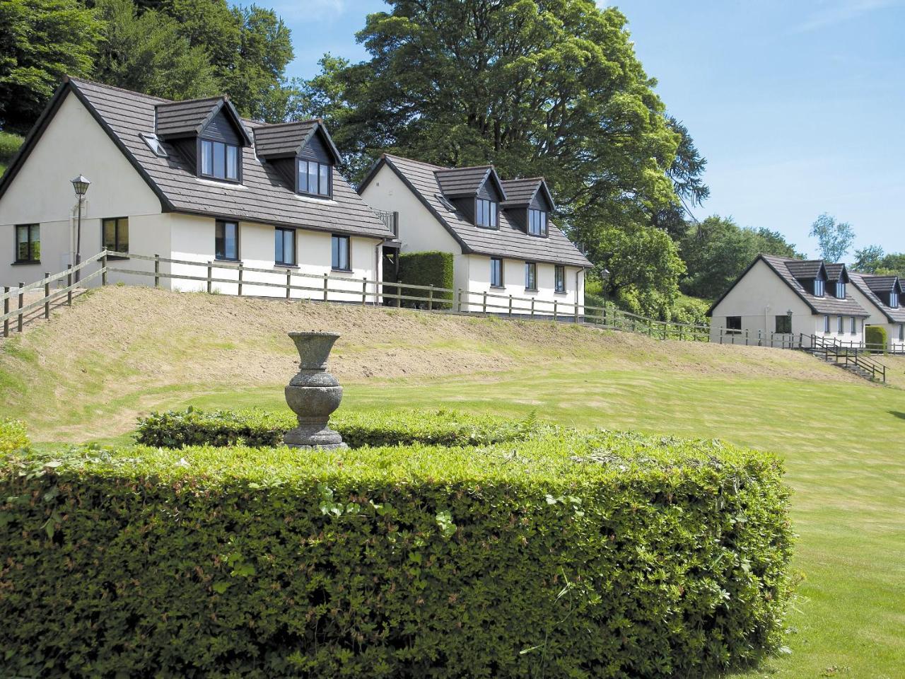 Lake View Cottage Cv7102 — 4-Star Luxury Hotel in Liskeard, United Kingdom