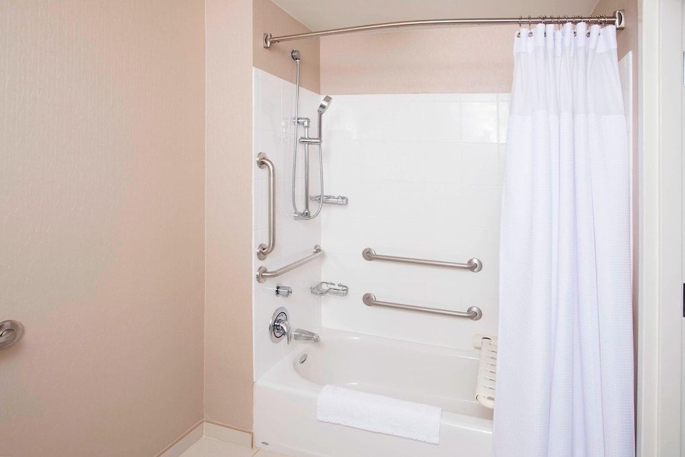 SpringHill Suites by Marriott Fairfax Fair Oaks - photo 17