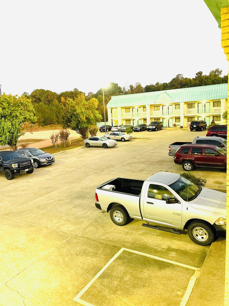 Western Inn Express - photo 23