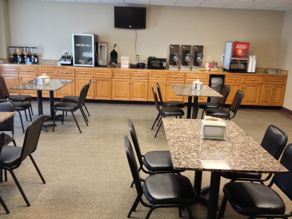 Pleasant Night Inn Carthage Near Fort Drum - photo 29
