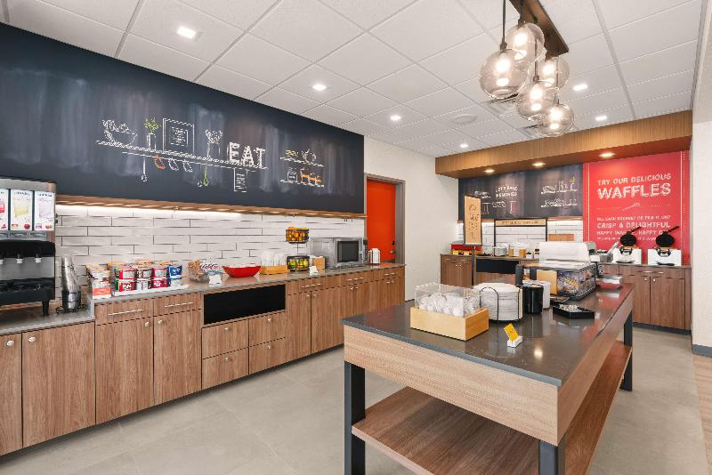 Hampton Inn Bellingham Airport - photo 69