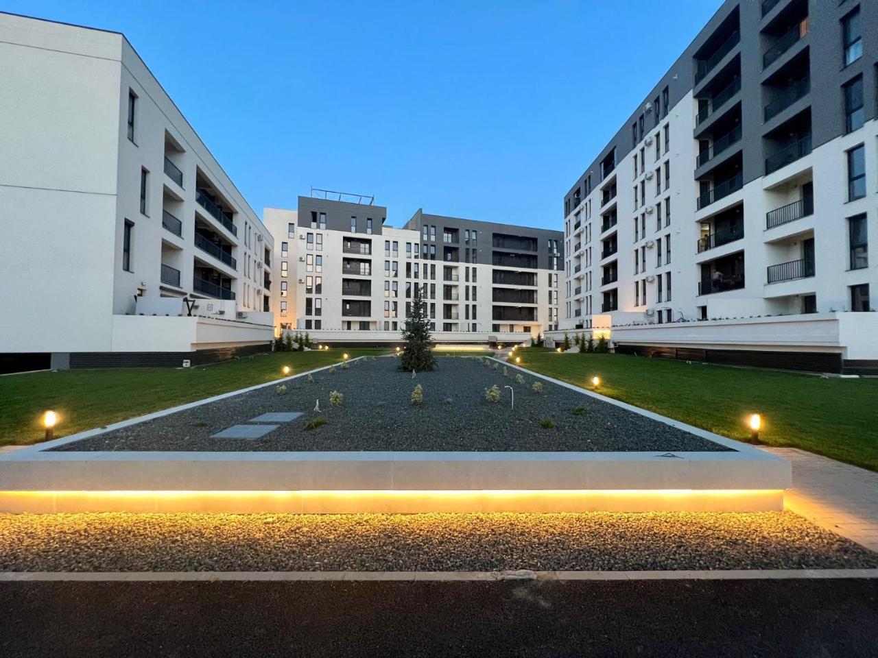 Modern Apartment with Free Private Parking in Timisoara — 4-Star Luxury Hotel in Timisoara, Romania