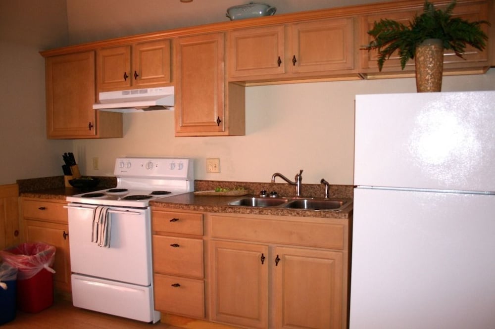 Hinckley's Dreamwood Cottages - photo 10