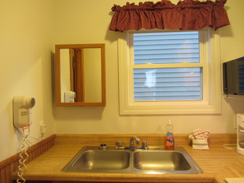 Green Dolphin Motel - photo 23