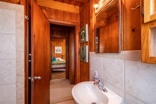 Lowe Tide by Oak Island Accommodations - photo 9
