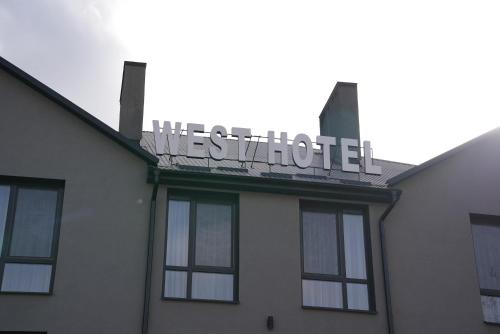 West Hotel — hotel in Mostys'ka