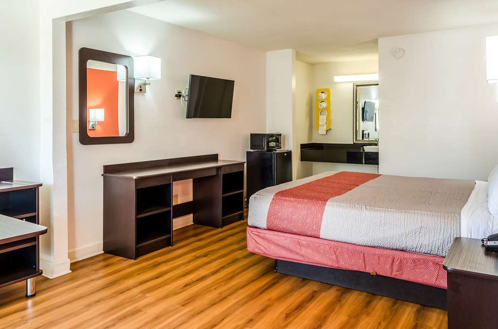 Motel 6 Saraland AL - photo 17