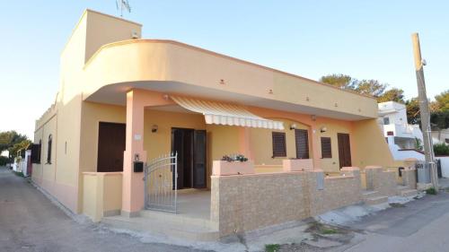 Villetta Giulia by Salento Affitti in Torre San Giovanni, Italy