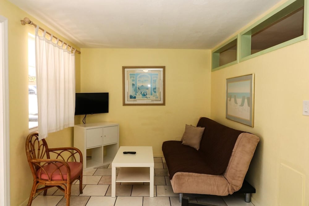 Grove City Motel - photo 24