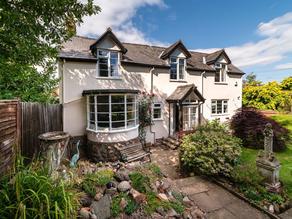 Eleri Cottage — 4-Star Luxury Hotel in Great Malvern, United Kingdom