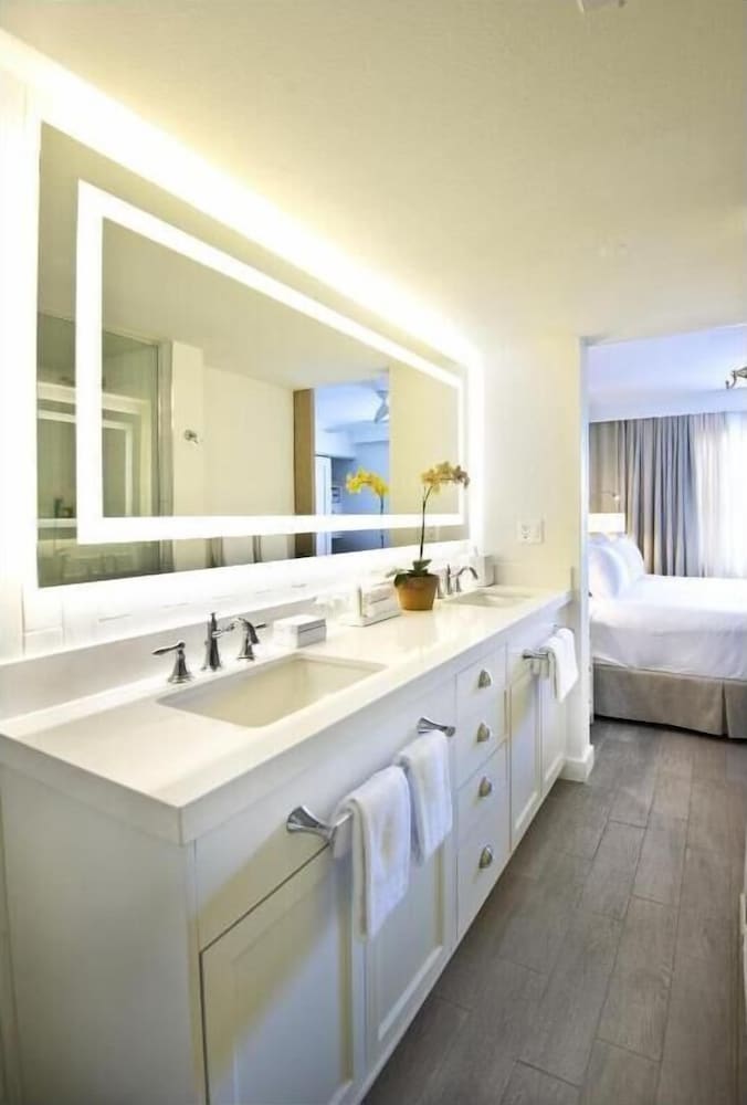 Beach House Suites by the Don CeSar - photo 20