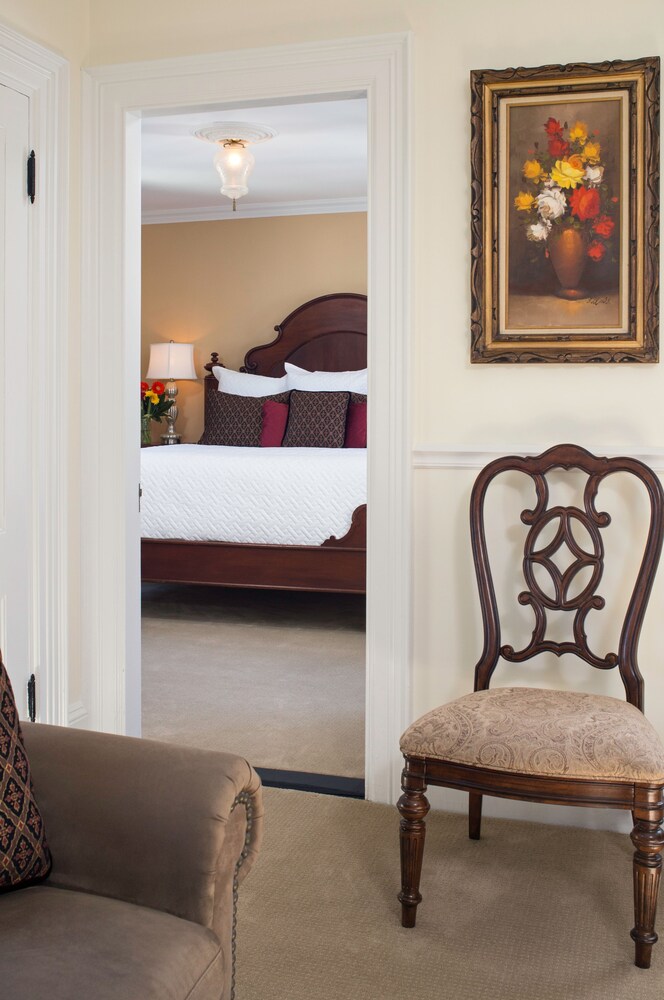 Maine Stay Inn & Cottages - photo 44