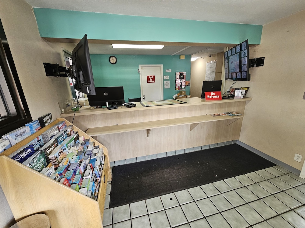 Travel Inn Omaha - photo 2