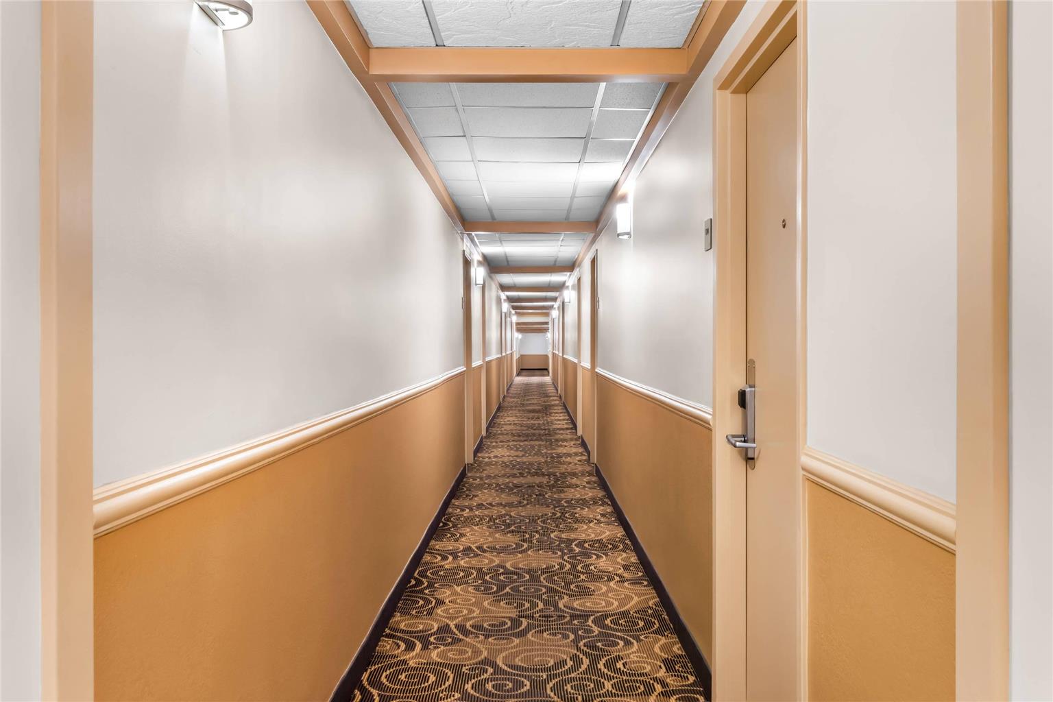 Econo Lodge Woodbridge - photo 38