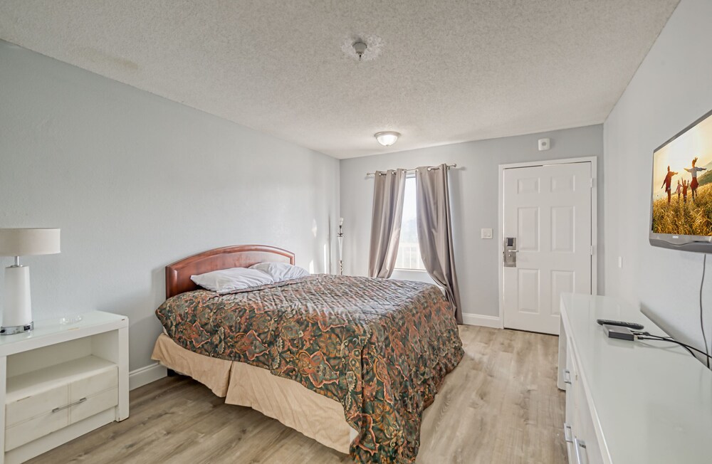 America's Best Inn Jacksonville - photo 10